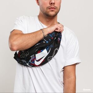 Nike Sportswear Heritage Printed Fanny Pack